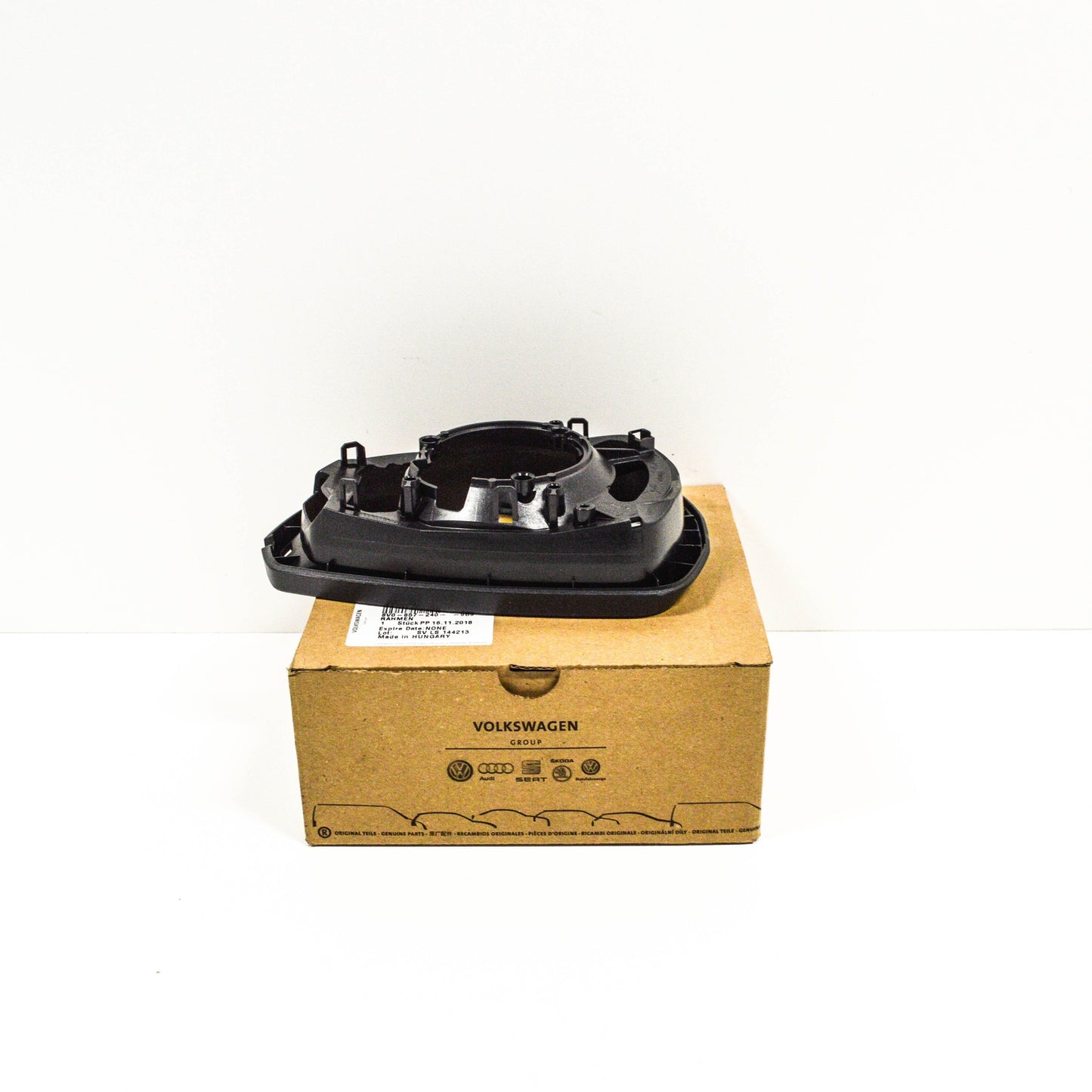 NEW AUDI A3 8V FRONT RIGHT DOOR EXTERIOR MIRROR FRAME 8V08572409B9 ORIGINAL