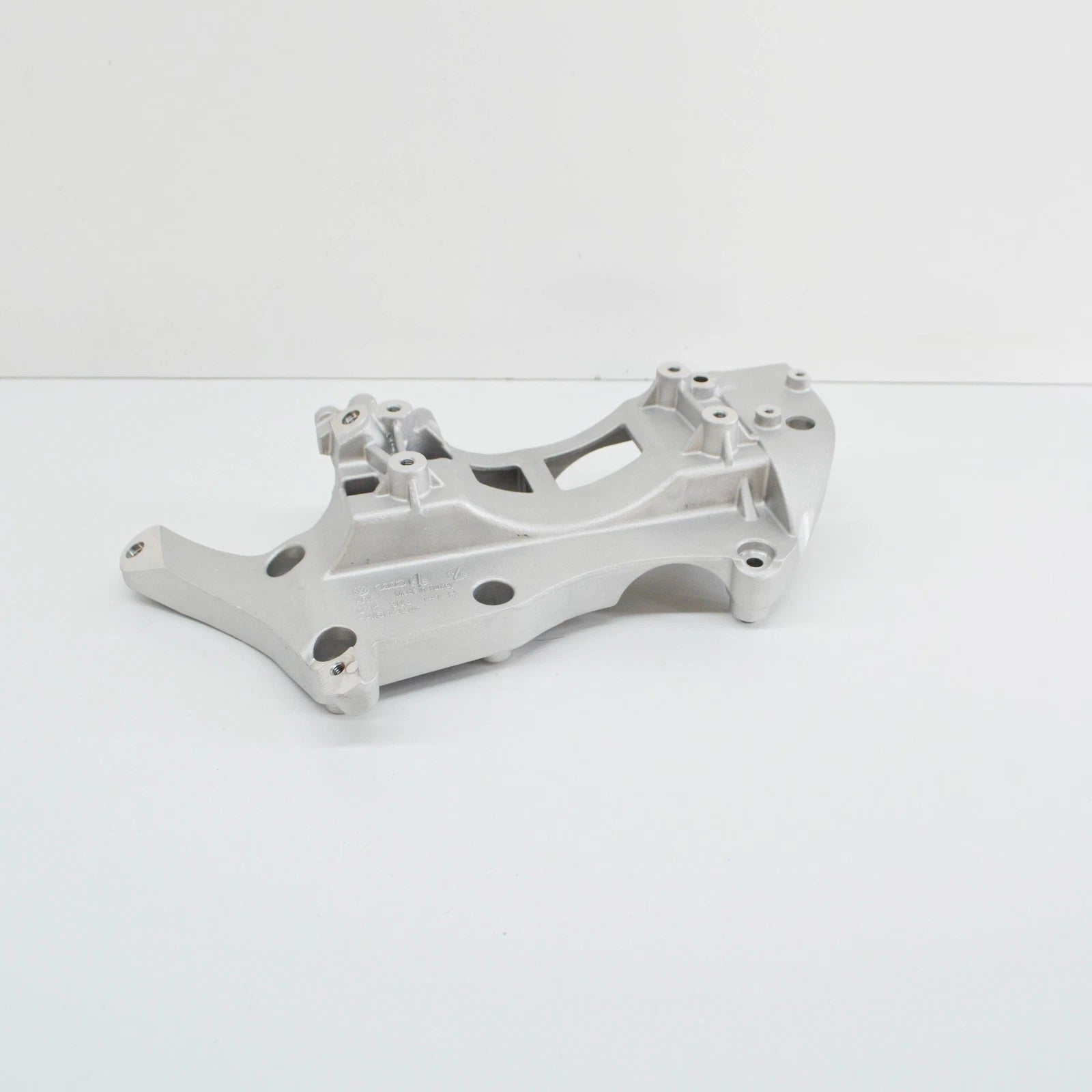NEW AUDI TT 8S ALTERNATOR BRACKET 07K903141H ORIGINAL