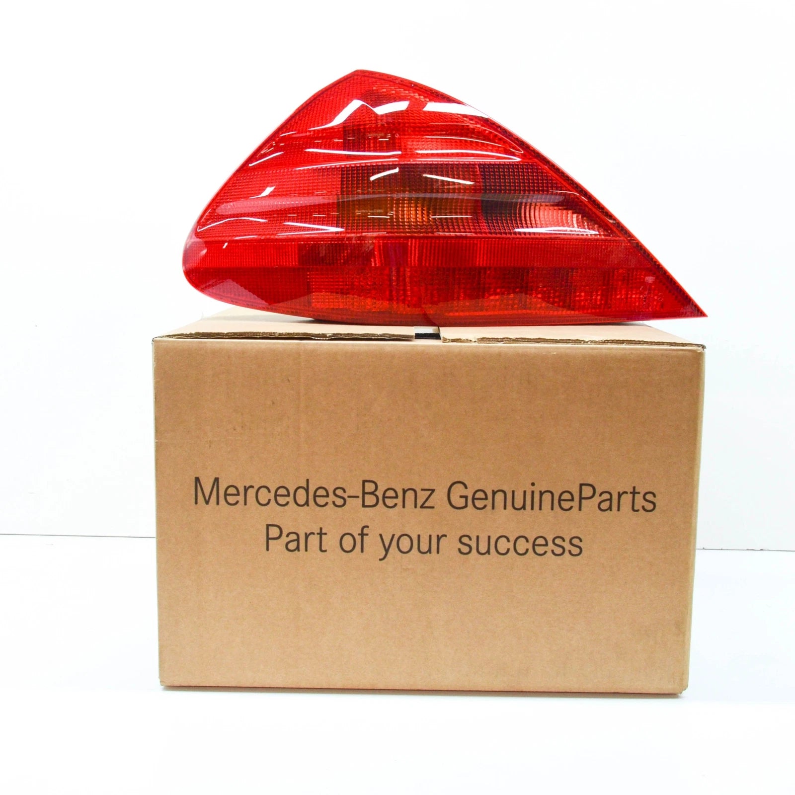 NEW MERCEDES-BENZ SL R230 REAR LEFT TAILLIGHT A2308200164