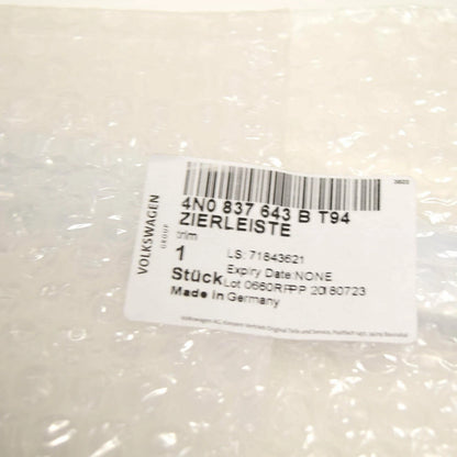 NEW AUDI A8 4N D5 FRONT LEFT DOOR UPPER WINDOW GUIDE STRIP 4N0837643BT94