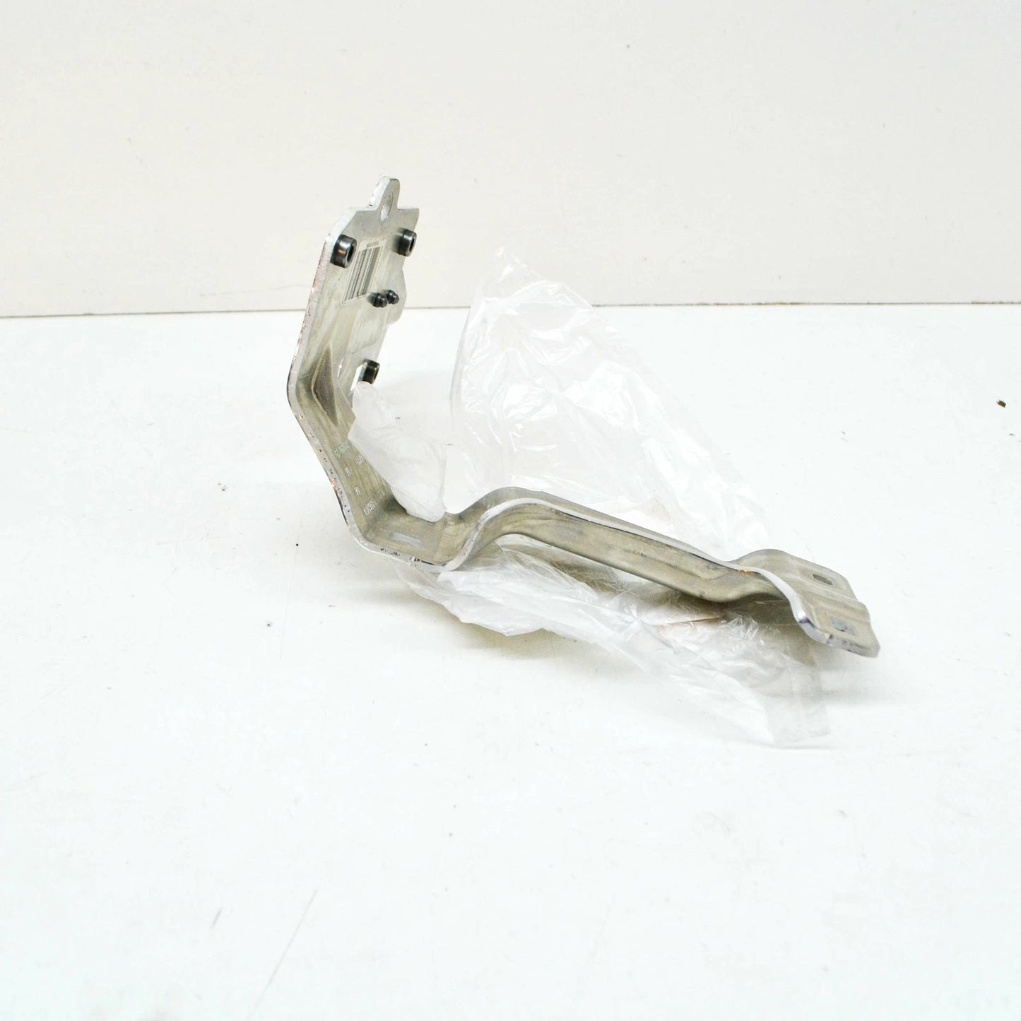 NEW BMW M5 F90 FRONT RIGHT VERTICAL CONNECTION SUPPORT 51118068454 ORIGINAL