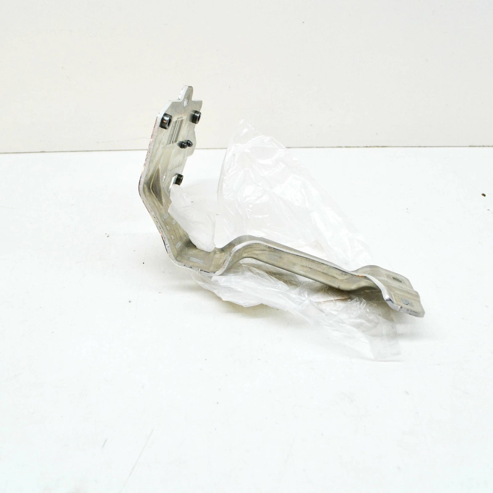 NEW BMW M5 F90 FRONT RIGHT VERTICAL CONNECTION SUPPORT 51118068454 ORIGINAL