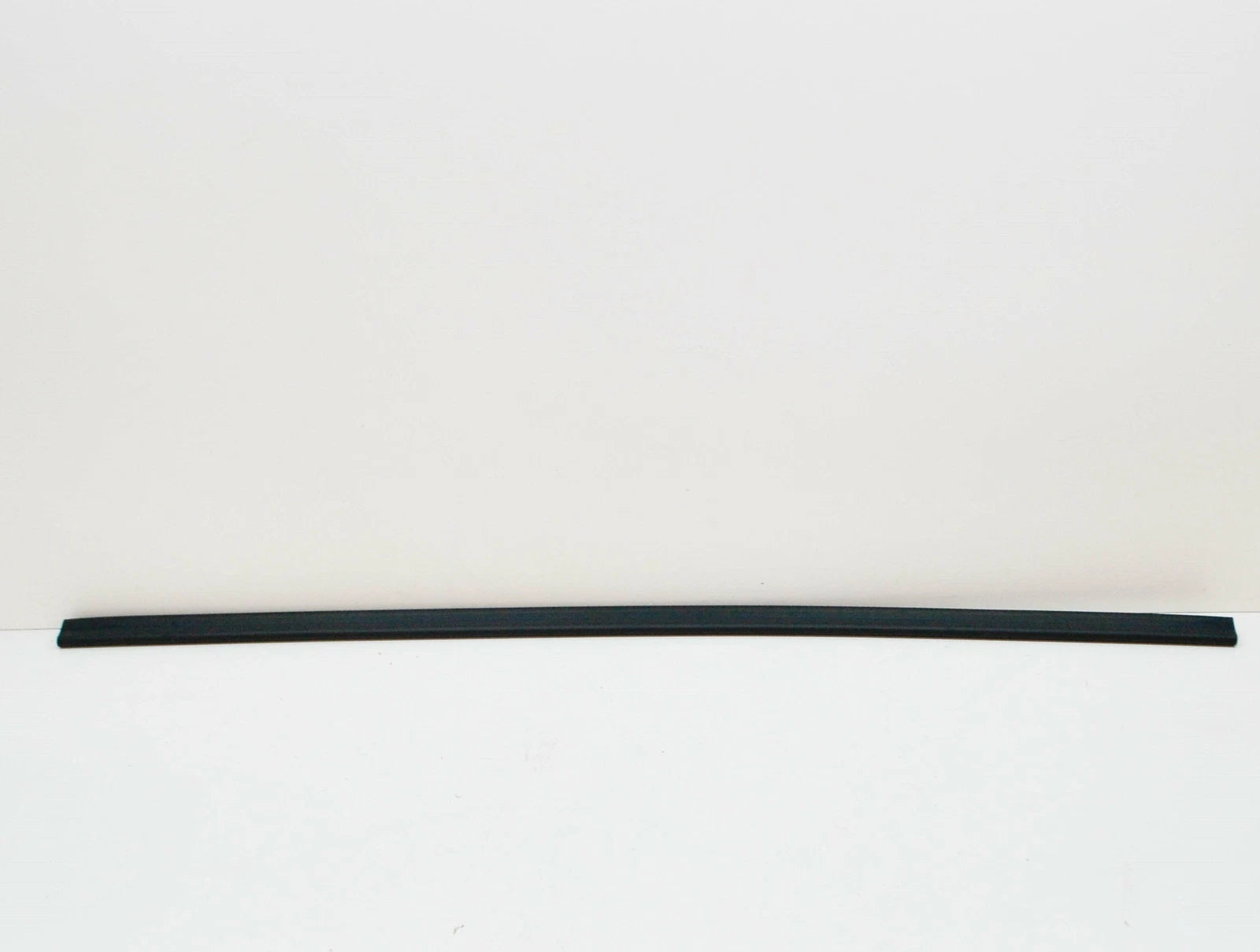 NEW AUDI Q7 4L HOOD REAR WATER BOX SEAL 4L0823723