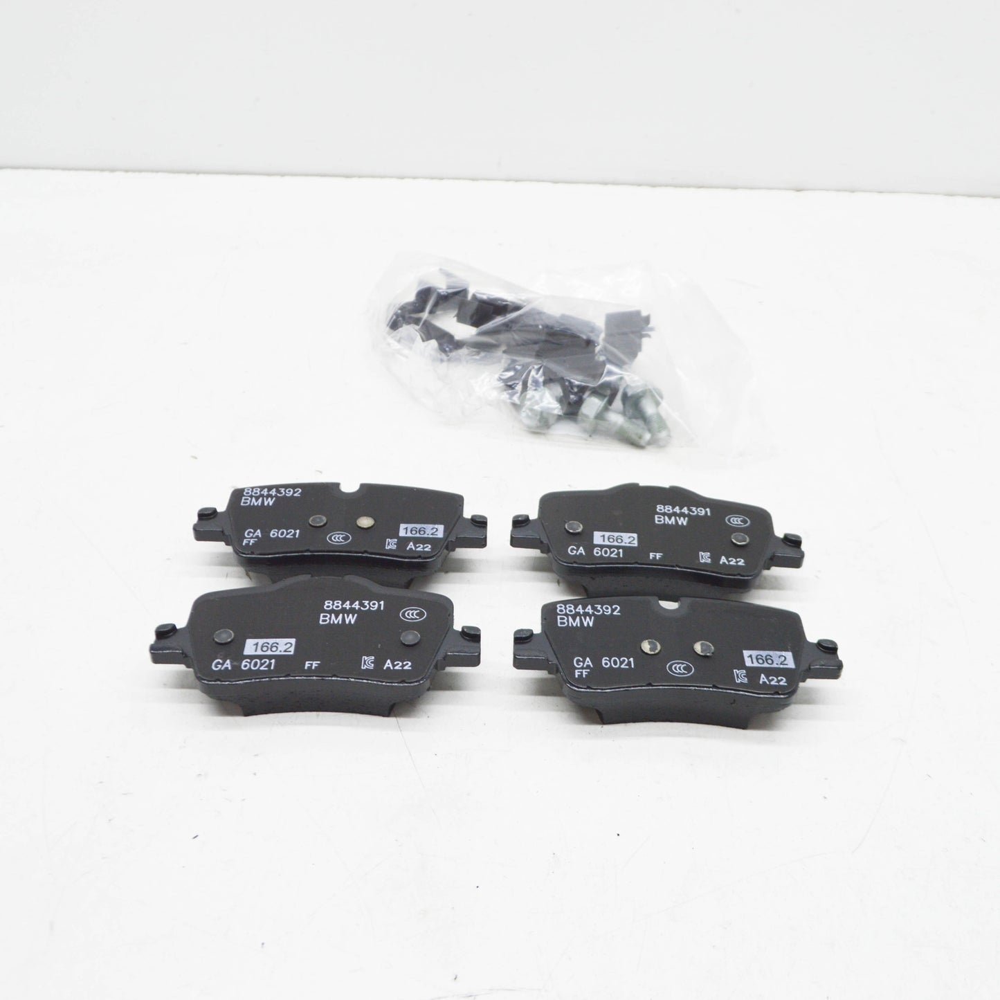 new bmw 3 g20 rear brake pads 34208844393 8844393 original