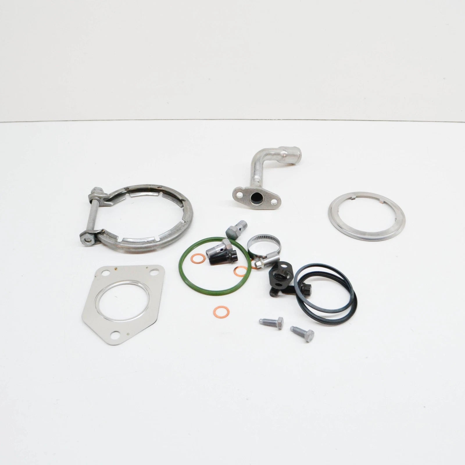 NEW BMW 3 E90 TURBOCHARGER INSTALLATION KIT 11652365501 2365501 ORIGINAL