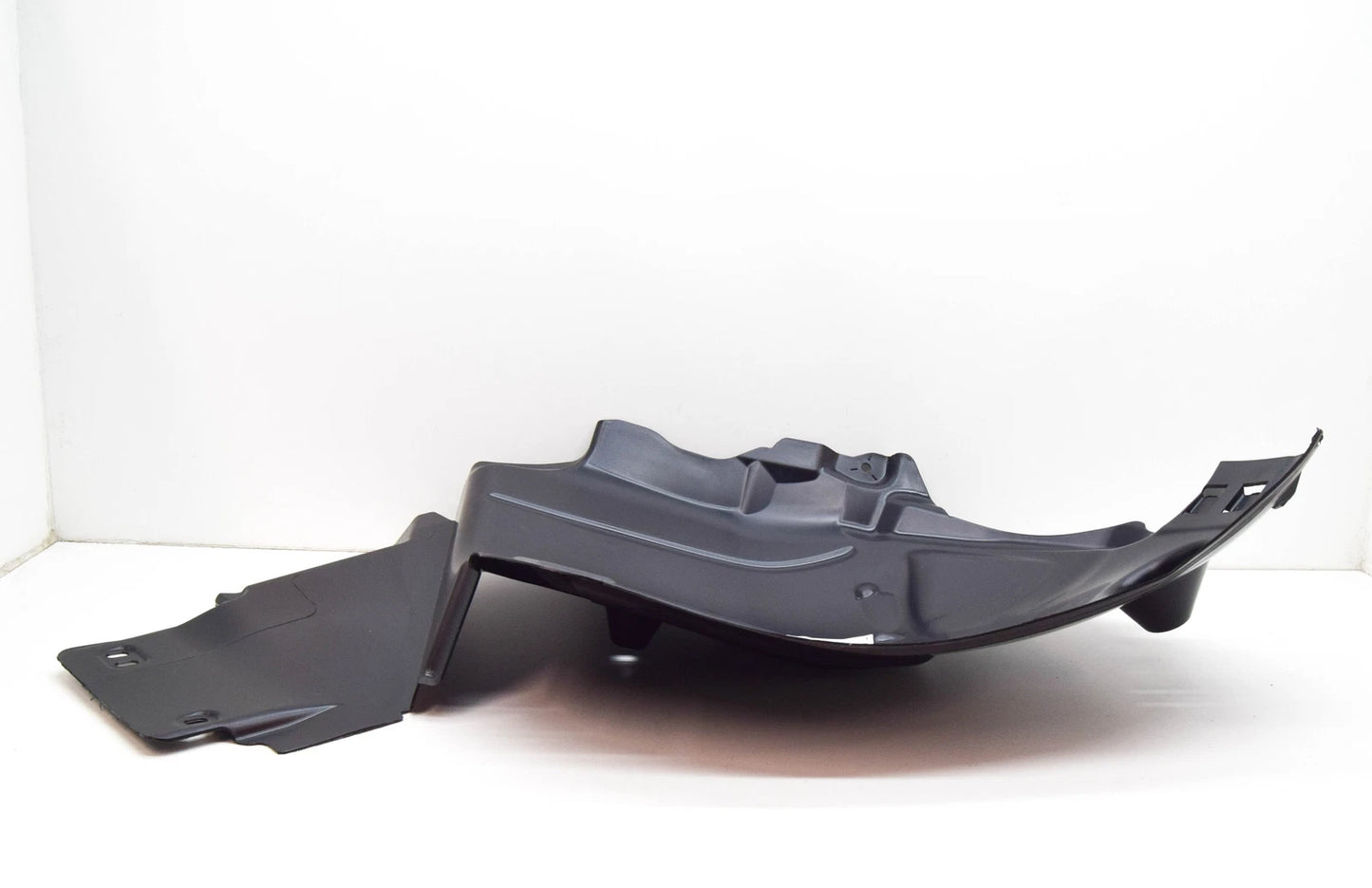 NEW MERCEDES-BENZ C W205 FRONT LEFT INNER ARCH LINER A2056913300 ORIGINAL