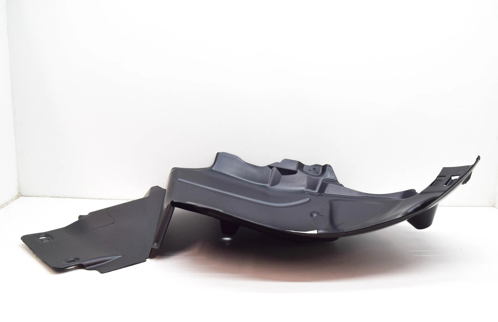 NEW MERCEDES-BENZ C W205 FRONT LEFT INNER ARCH LINER A2056913300 ORIGINAL