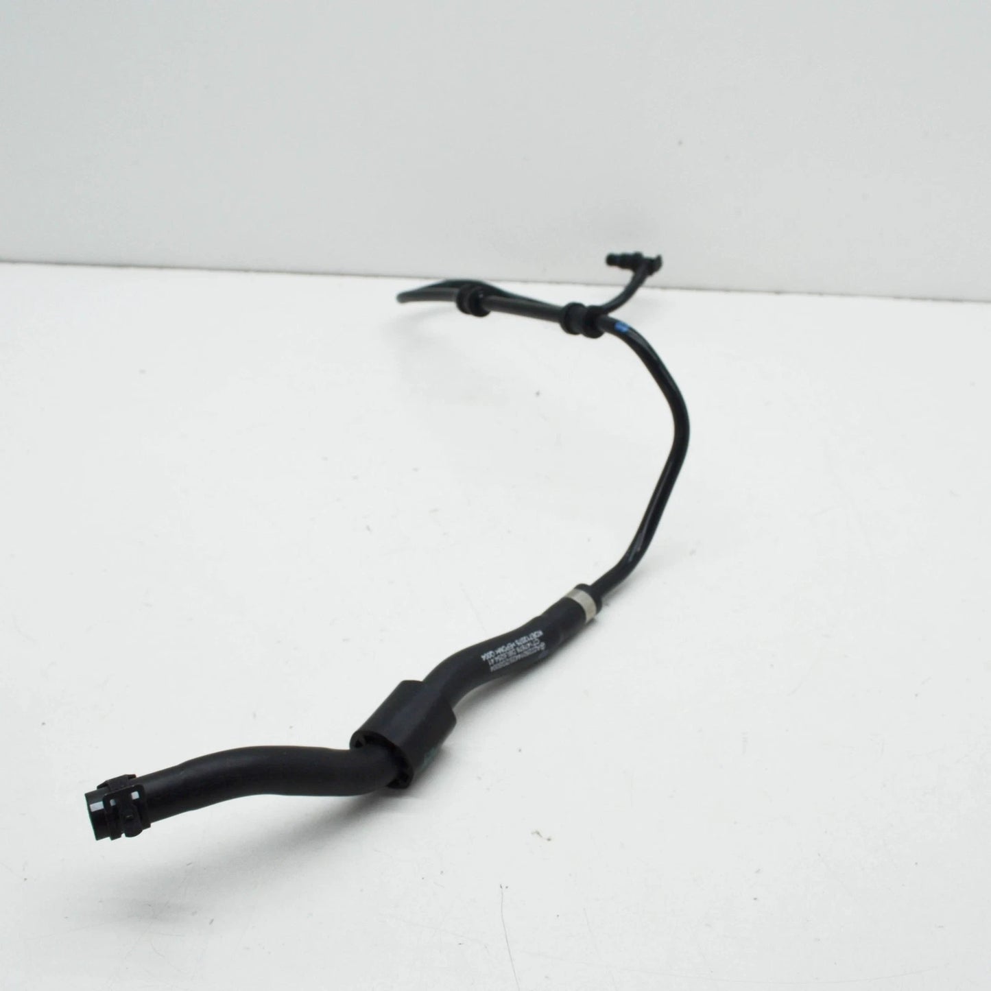 NEW MERCEDES-BENZ S W222 RETURN VENT BLEED LINE HOSE A2225014425 ORIGINAL