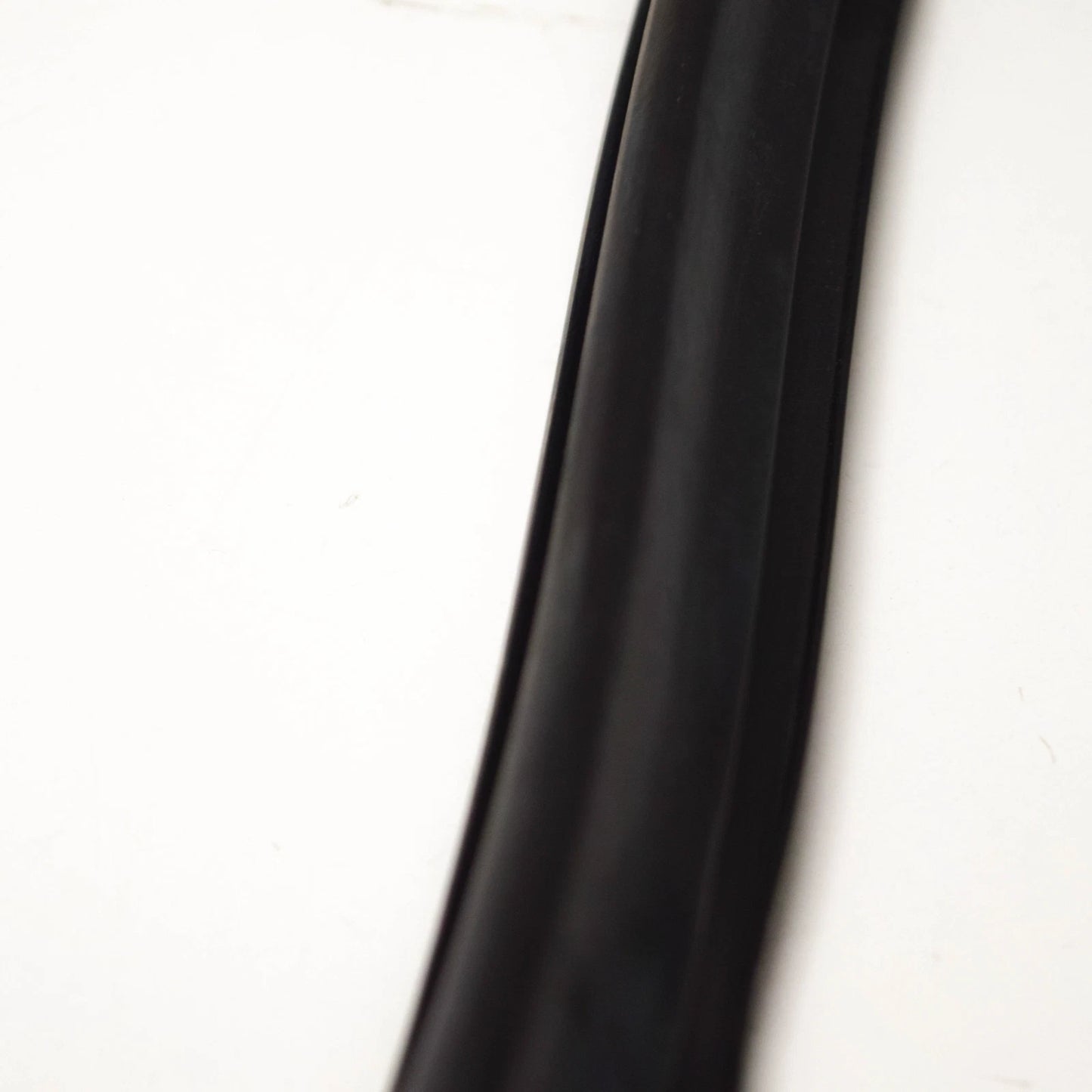 NEW BMW 1502 RIGHT VENT WINDOW GASKET SEAL 51367441113 7441113 ORIGINAL