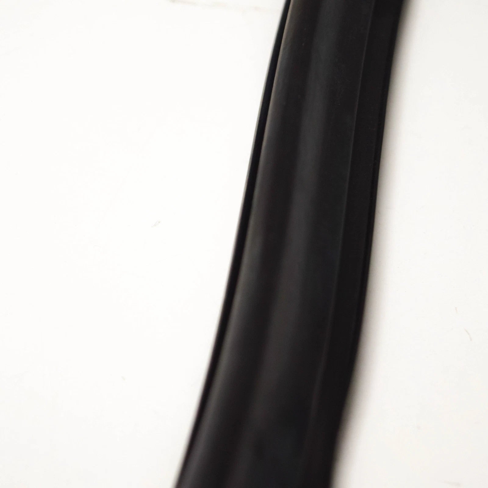 NEW BMW 1502 RIGHT VENT WINDOW GASKET SEAL 51367441113 7441113 ORIGINAL