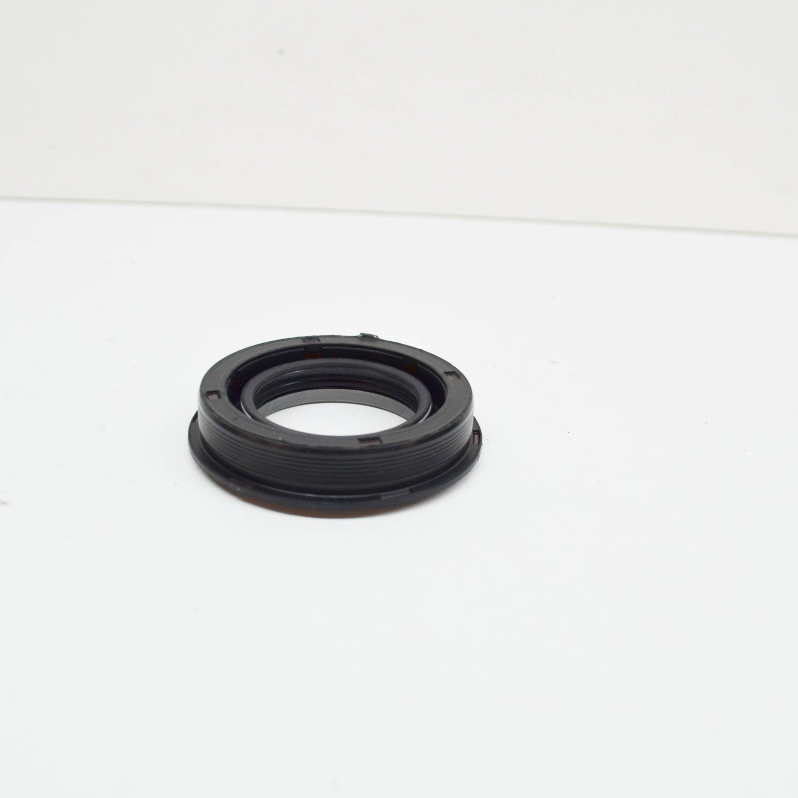 new mini cooper r50 right transmission output shaft seal 23117518638 original