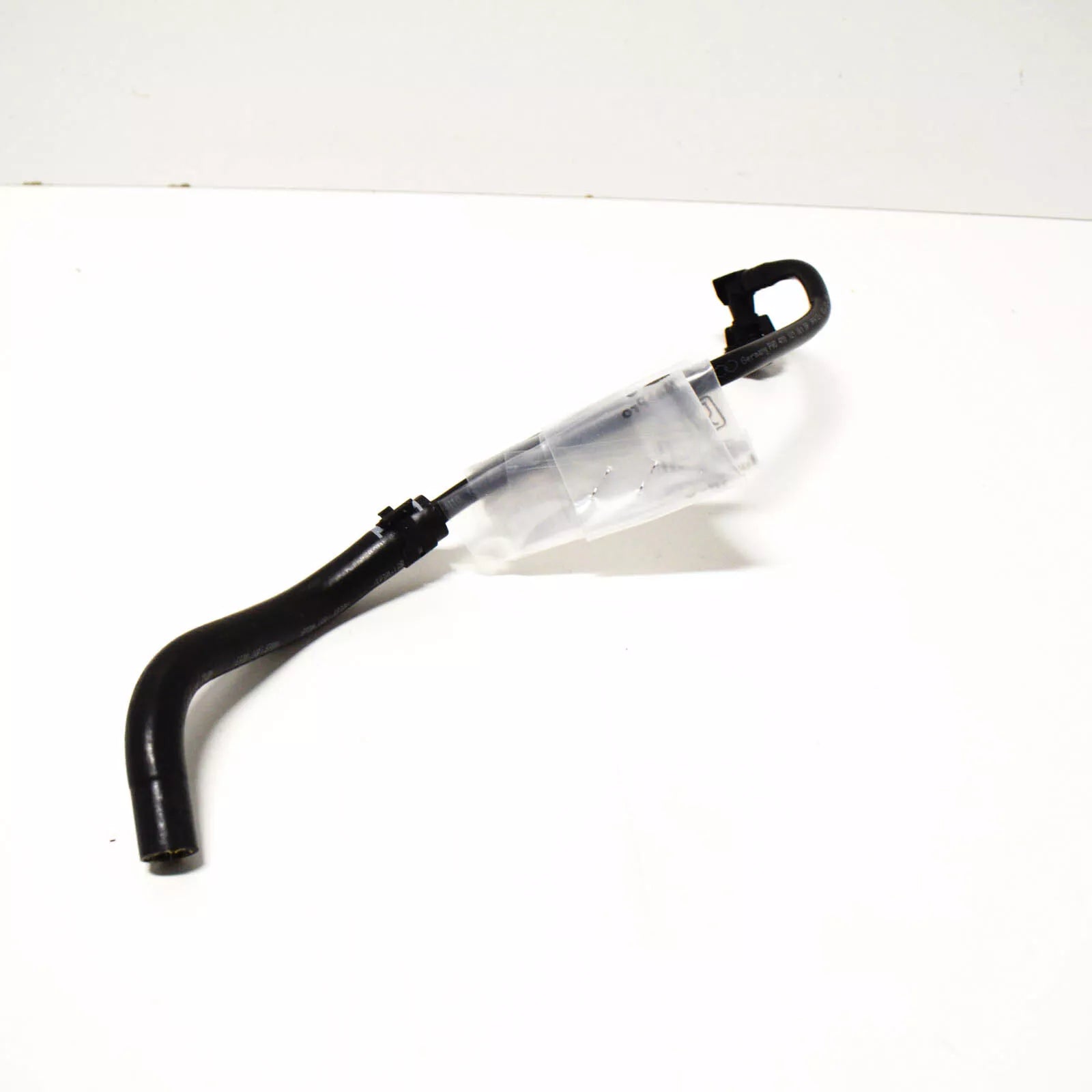 NEW AUDI Q7 4M ENGINE BREATHER TUBE HOSE 4M0121081BP ORIGINAL