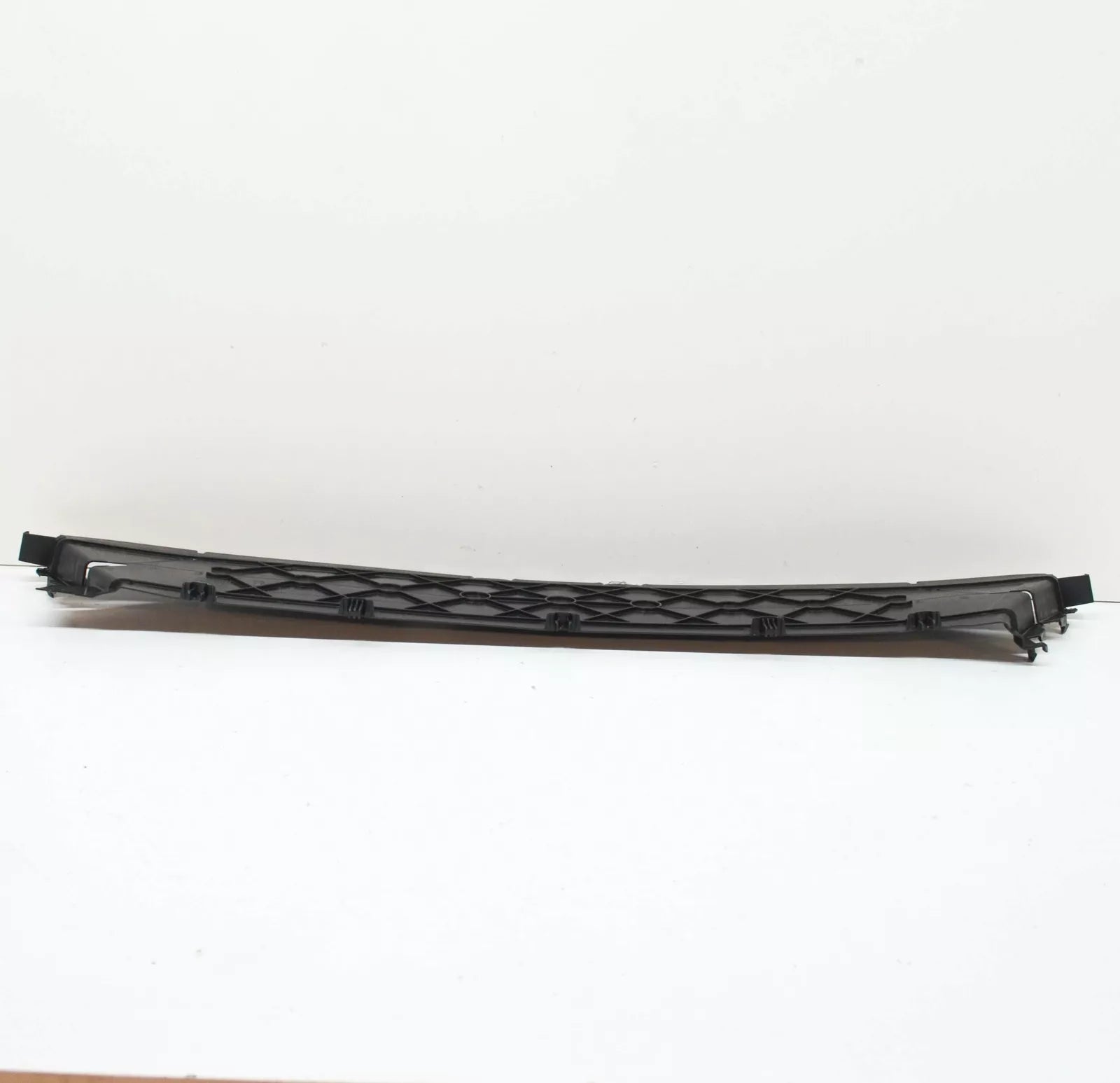 NEW VOLKSWAGEN TIGUAN AD FRONT RADIATOR LOWER COVER 5NA121341H ORIGINAL