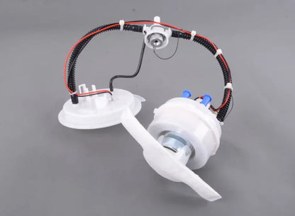 NEW BMW 6 CABRIO F12 FUEL PUMP 16117260636 7260636 ORIGINAL
