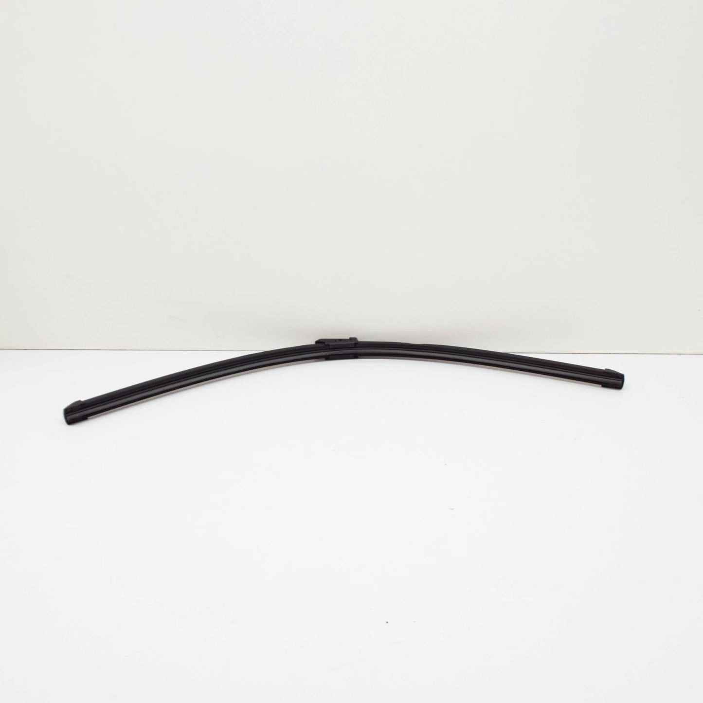 NEW VOLKSWAGEN PASSAT B8 FRONT AERO WIPER BLADE SET LHD 3G1998002