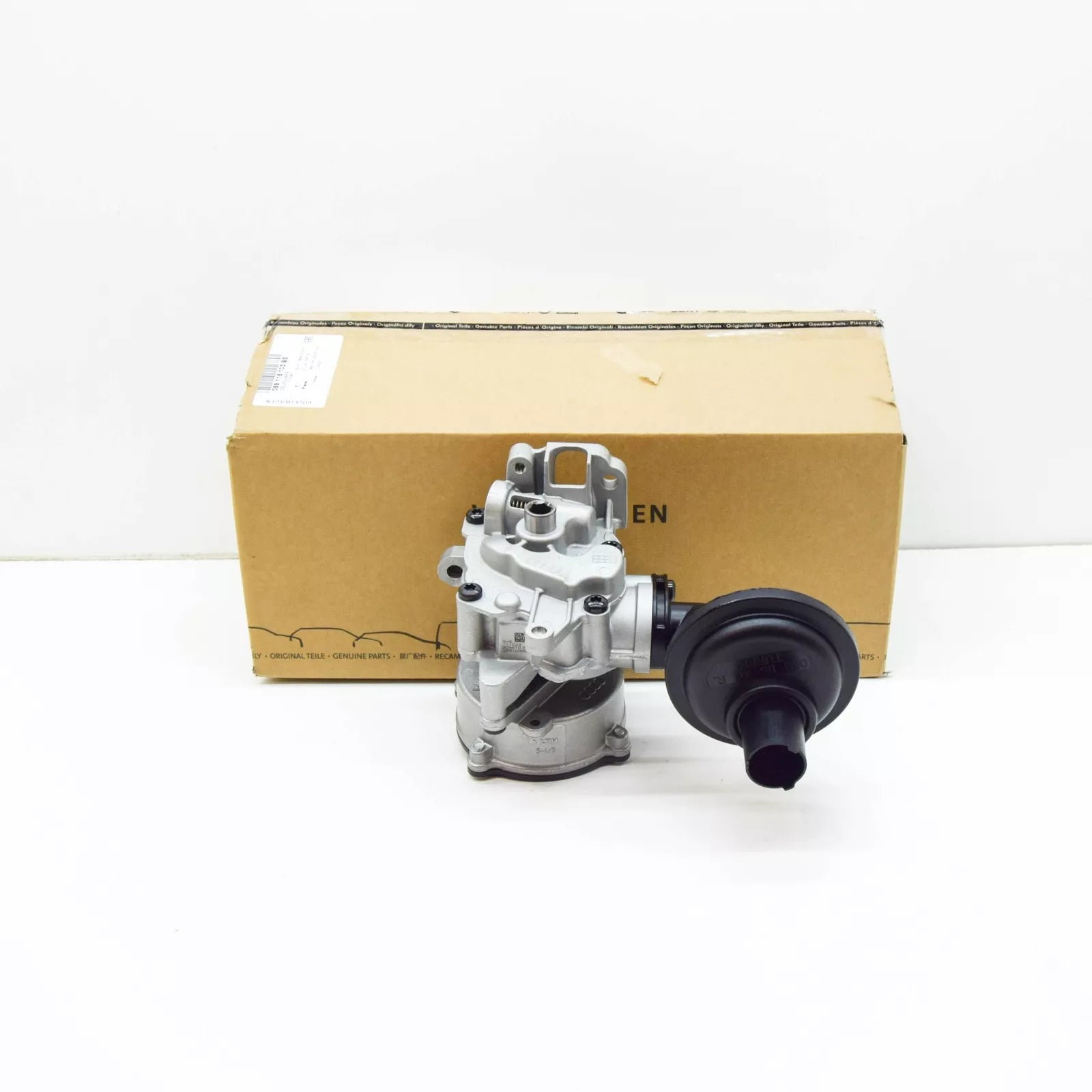 NEW AUDI A6 AVANT C7 ENGINE OIL PUMP 059115103BE ORIGINAL