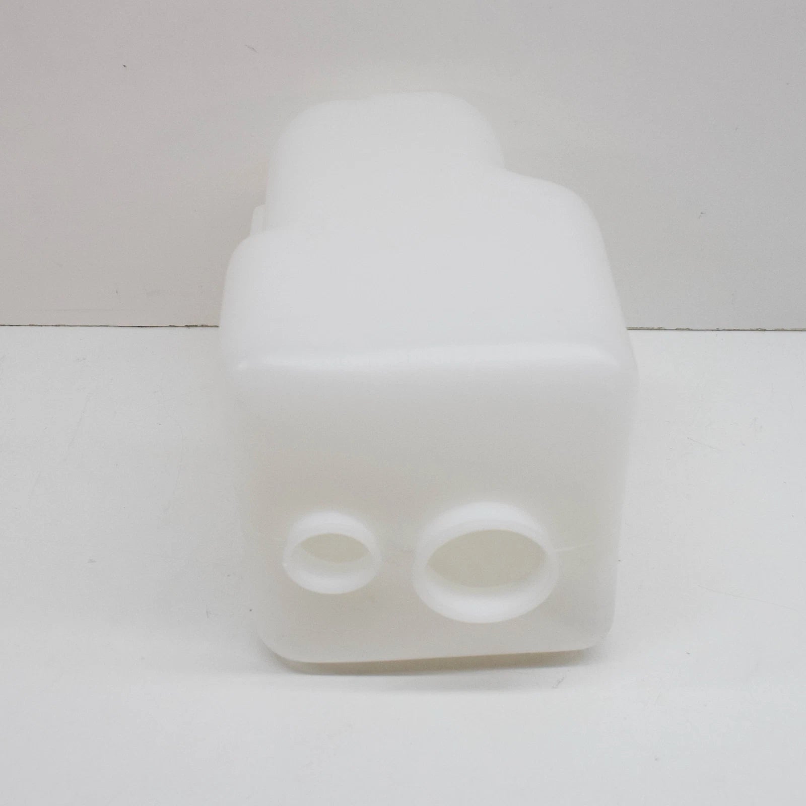 NEW BMW 6 E24 628CSI WINDSHIELD WASHER LIQUID RESERVOIR TANK 61661361987