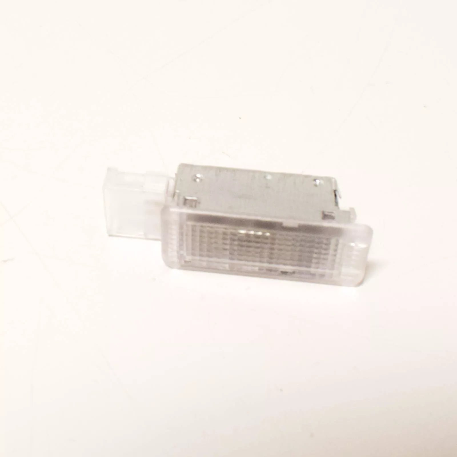 NEW VOLKSWAGEN EOS INTERIOR FOOTWELL LIGHT 6L0947415 ORIGINAL