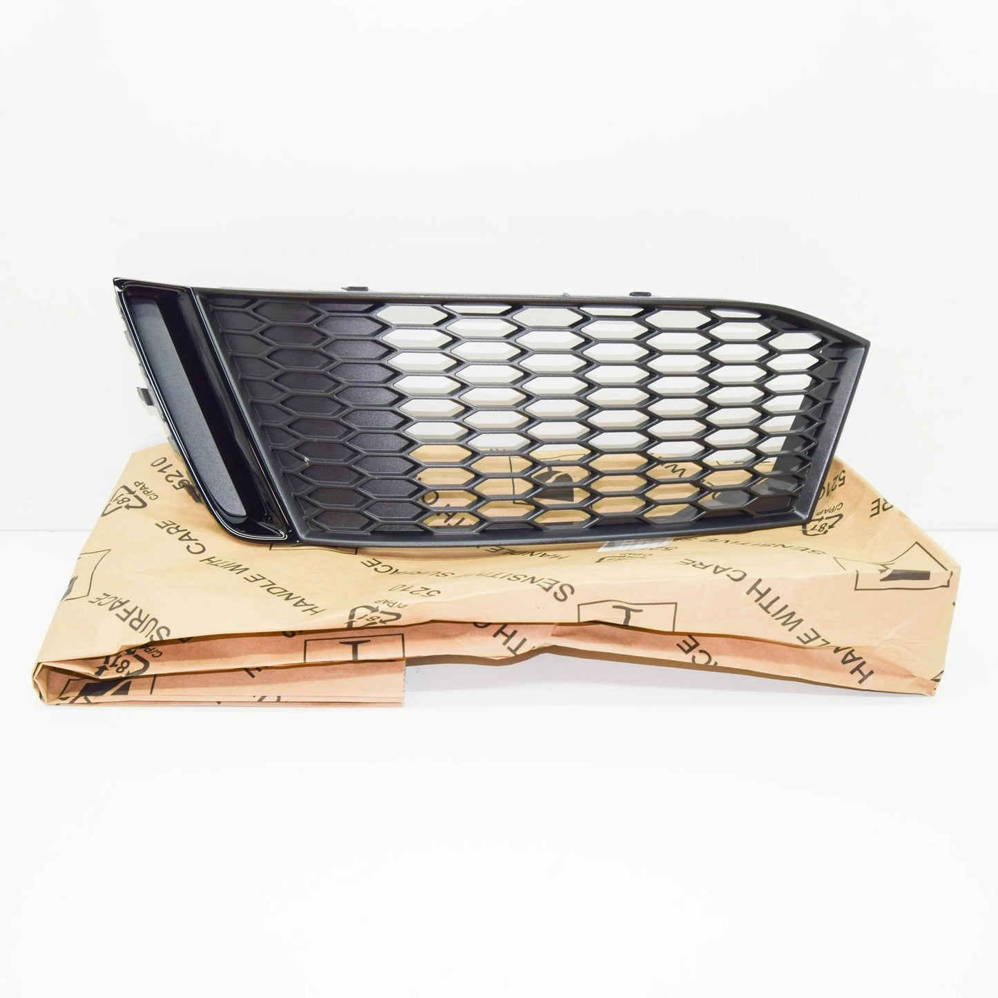 NEW AUDI A1 S1 8X FRONT BUMPER LEFT GRILLE 8XA807647Y9B 2016 ORIGINAL