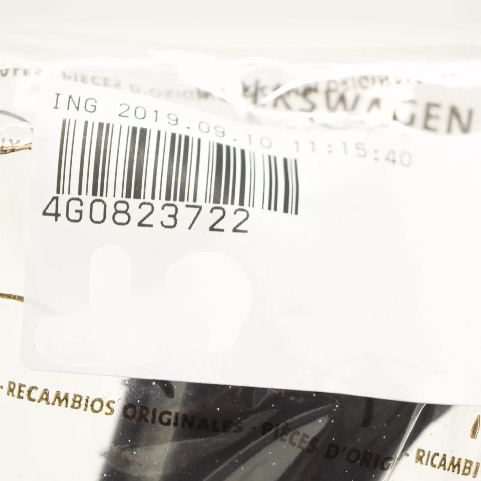 NEW AUDI A6 4G C7 FRONT HOOD RIGHT WEATHERSTRIP SEAL 4G0823722