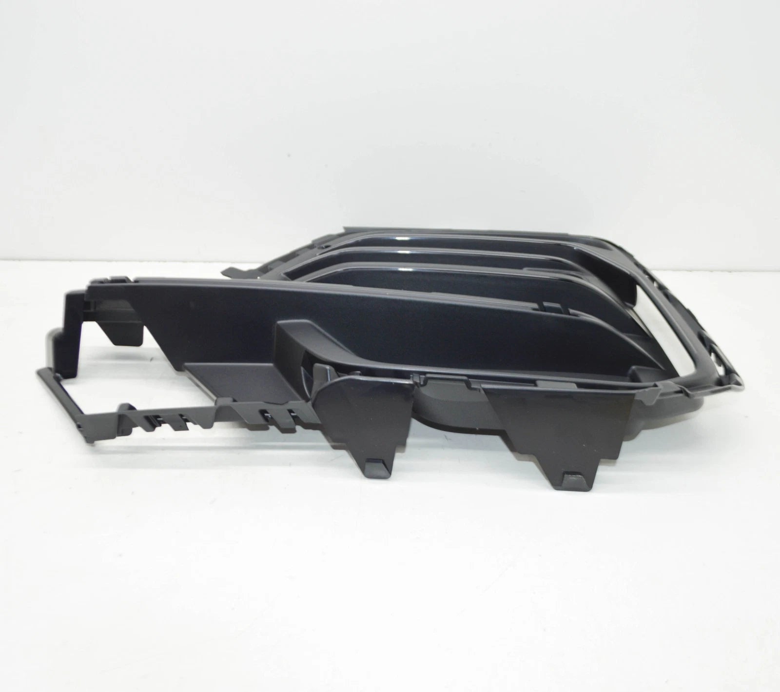 NEW BMW X5 G05 FRONT BUMPER LEFT CLOSED GRILLE 51115A1E043 ORIGINAL