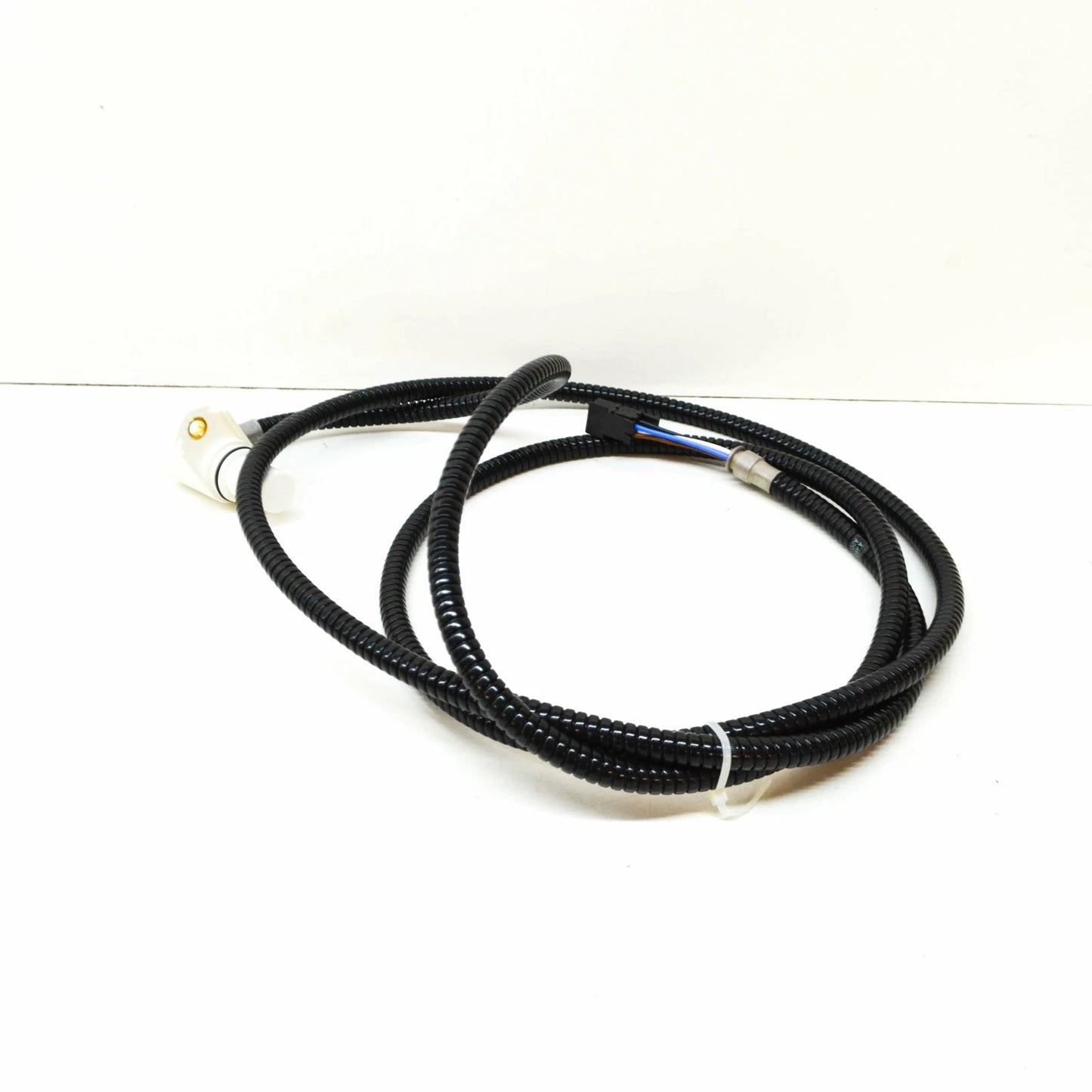 NEW MERCEDES-BENZ G CABRIO W463 GENERATOR PULSE SPEED SENSOR A4635420717