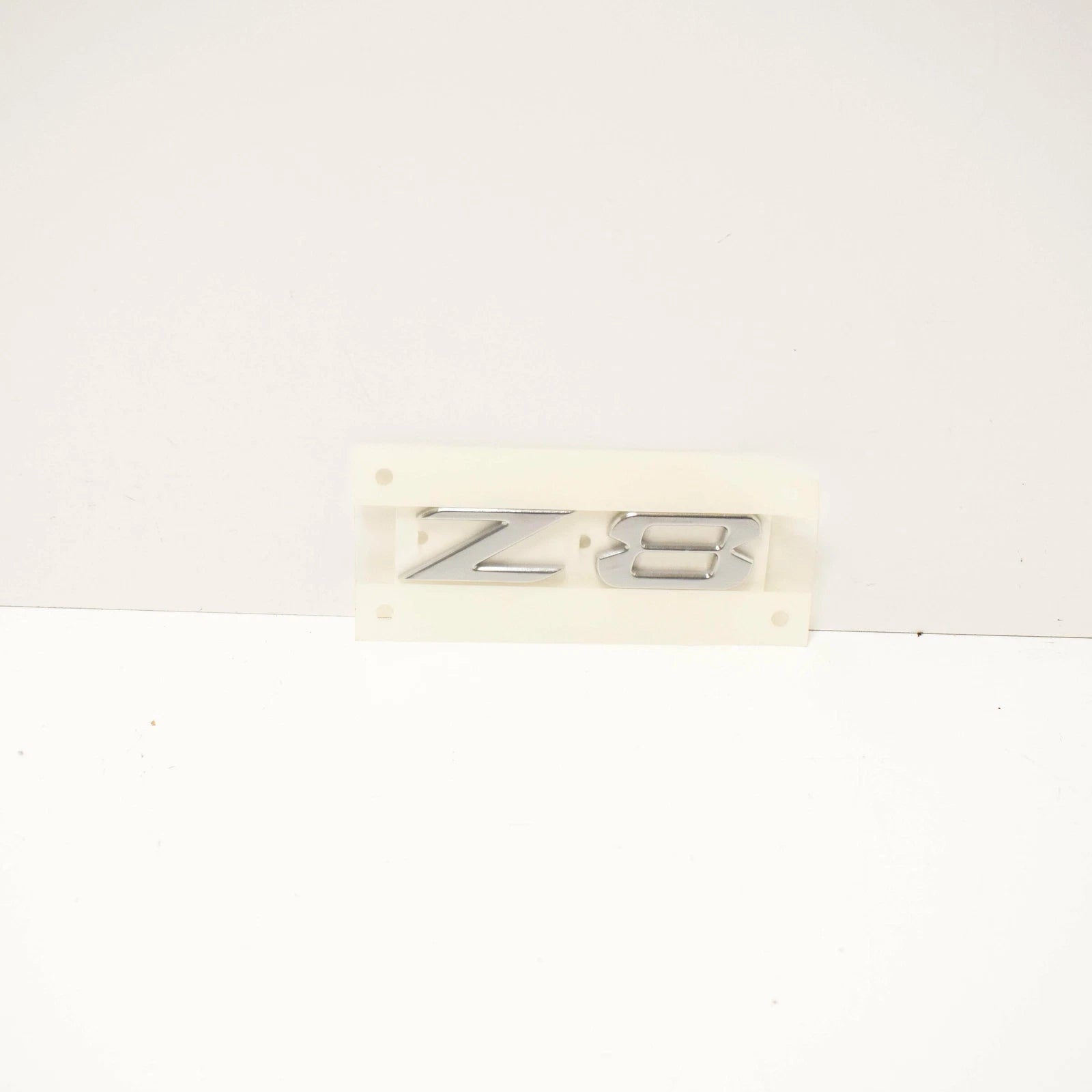 NEW BMW E52 ROADSTER TRUNK LID Z8 EMBLEM BADGE LOGO SIGN 7009130 51147009130