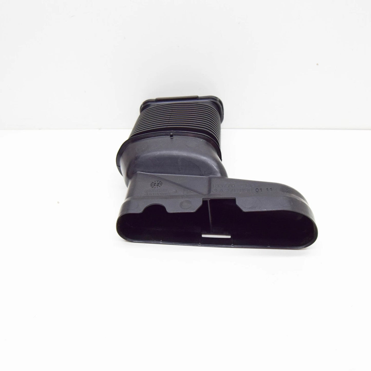 NEW MERCEDES-BENZ E W212 AIR INTAKE HOSE PIPE LEFT A2760900111 ORIGINAL