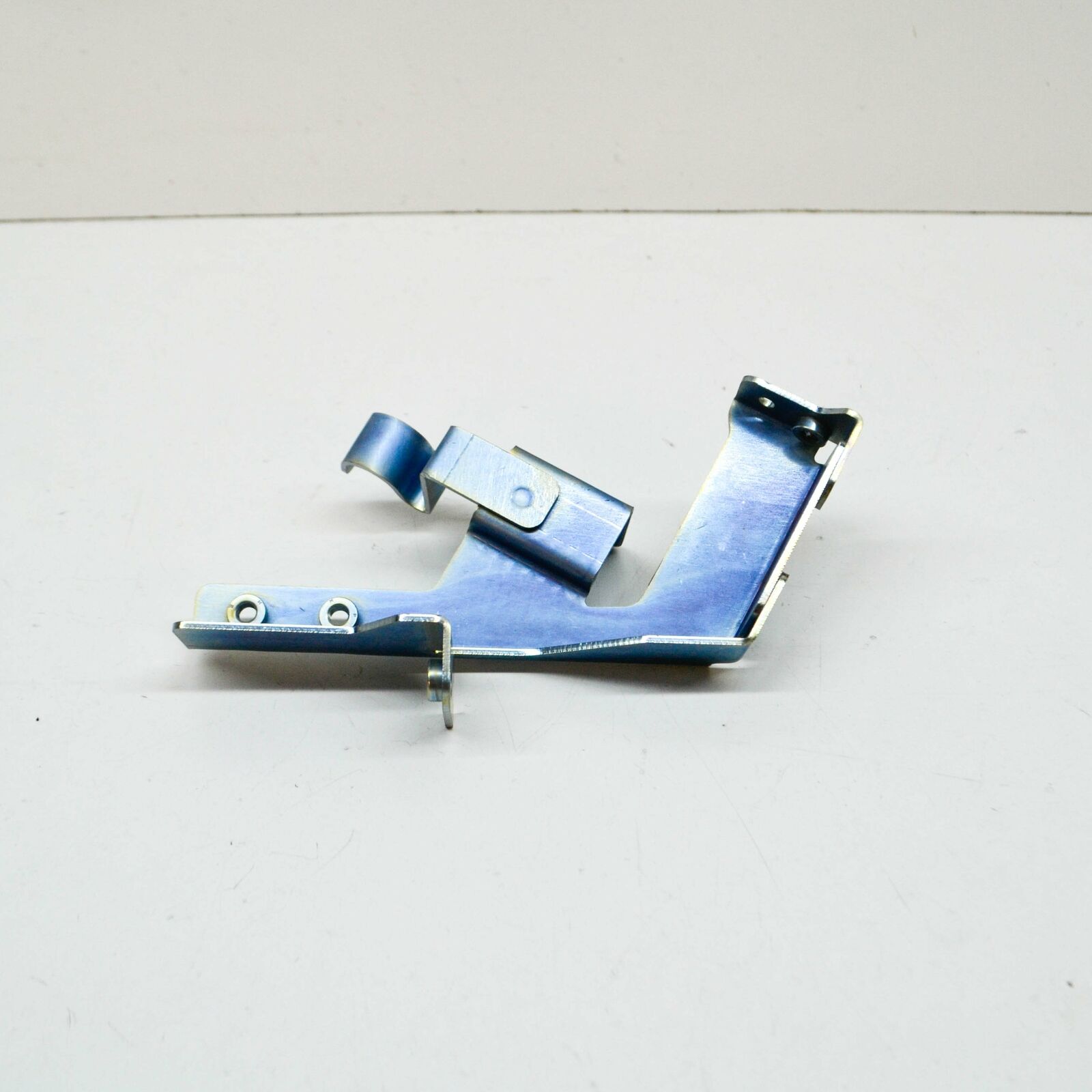 NEW MB C W205 FRONT RIGHT ACCELERATION SENSOR BRACKET A2056206400 ORIGINAL