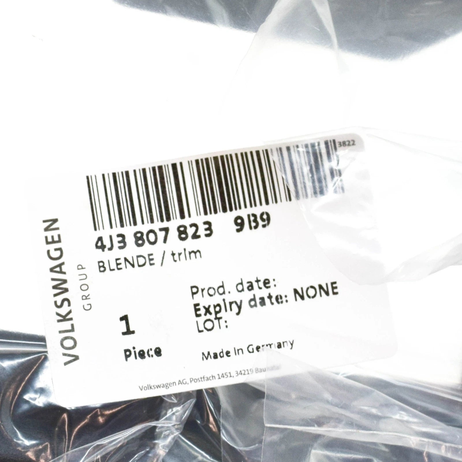 NEW AUDI E-TRON GT FRONT BUMPER CENTER TRIM 4J38078239B9 ORIGINAL