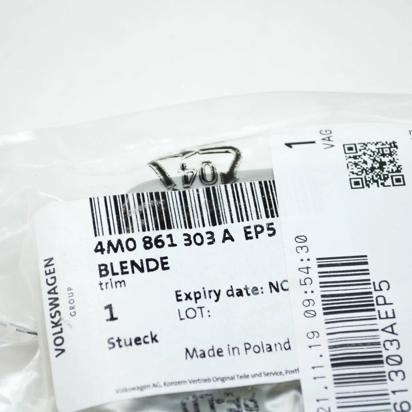 NEW AUDI Q7 4M LEFT CARGO LUGGAGE NET FIXING MOUNT 4M0861303AEP5 ORIGINAL