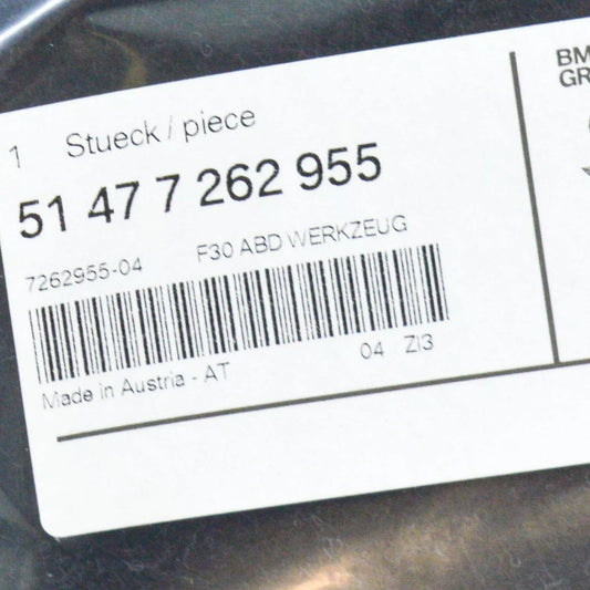 NEW BMW 3 F30 REAR RIGHT TRUNK FLOOR TOOLS COVER 51477262955 ORIGINAL