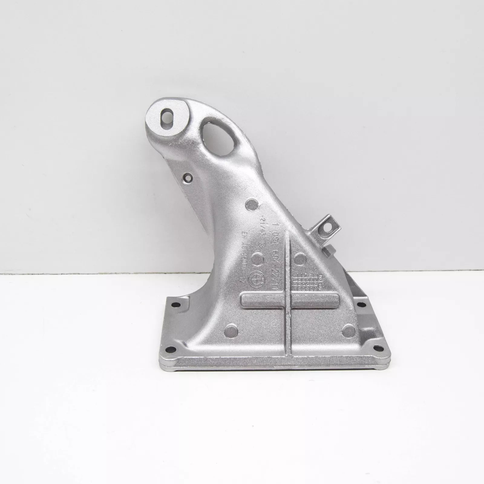 NEW BMW Z4 E86 RIGHT ENGINE MOUNT BRACKET 22111094694 1094694 3.2 PETROL