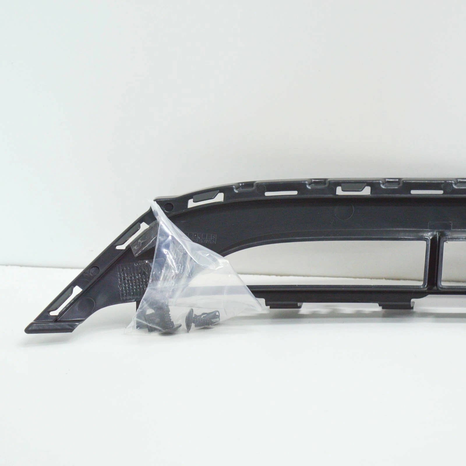 NEW AUDI Q7 4L FRONT BUMPER LOWER GRILLE 4L0807683C01C