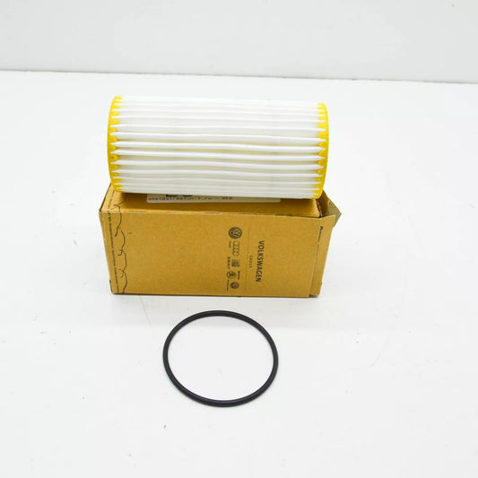 NEW AUDI A3 8V7 OIL FILTER 06L115562B ORIGINAL