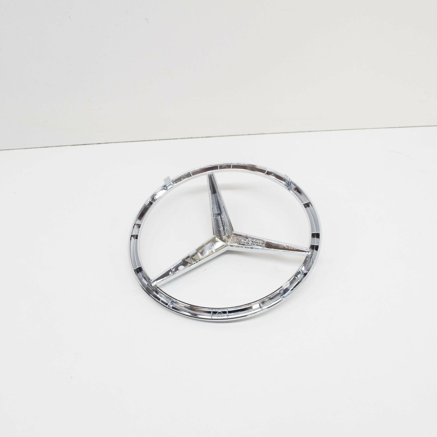 NEW MERCEDES-BENZ SPRINTER 903 FRONT GRILLE EMBLEM BADGE A9018170816 ORIGINAL