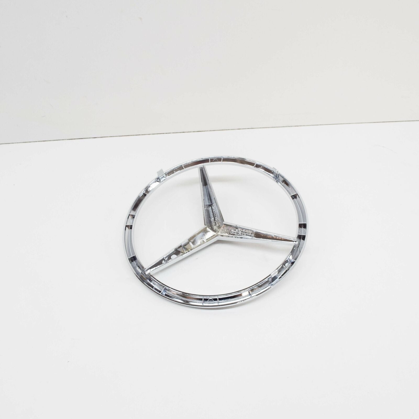 NEW MERCEDES-BENZ SPRINTER 903 FRONT GRILLE EMBLEM BADGE A9018170816 ORIGINAL