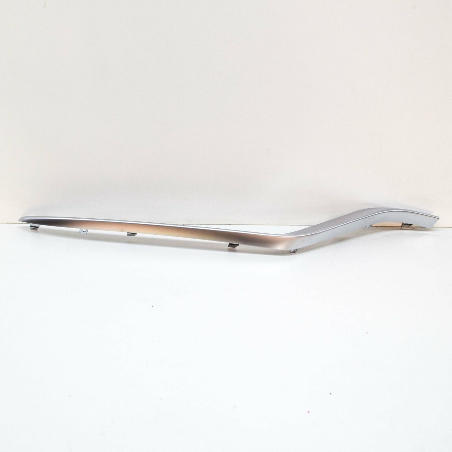 NEW MERCEDES-BENZ E W212 FRONT RIGHT UNDER GRILLE MOLDING A2128853474 ORIGINAL