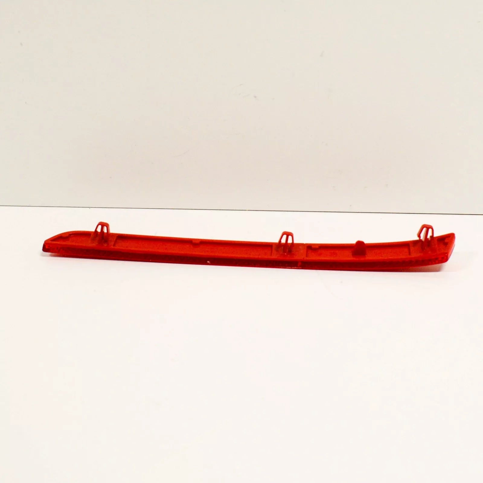 NEW VOLKSWAGEN TRANSPORTER T5 REAR BUMPER RIGHT REFLECTOR 7E0945106A