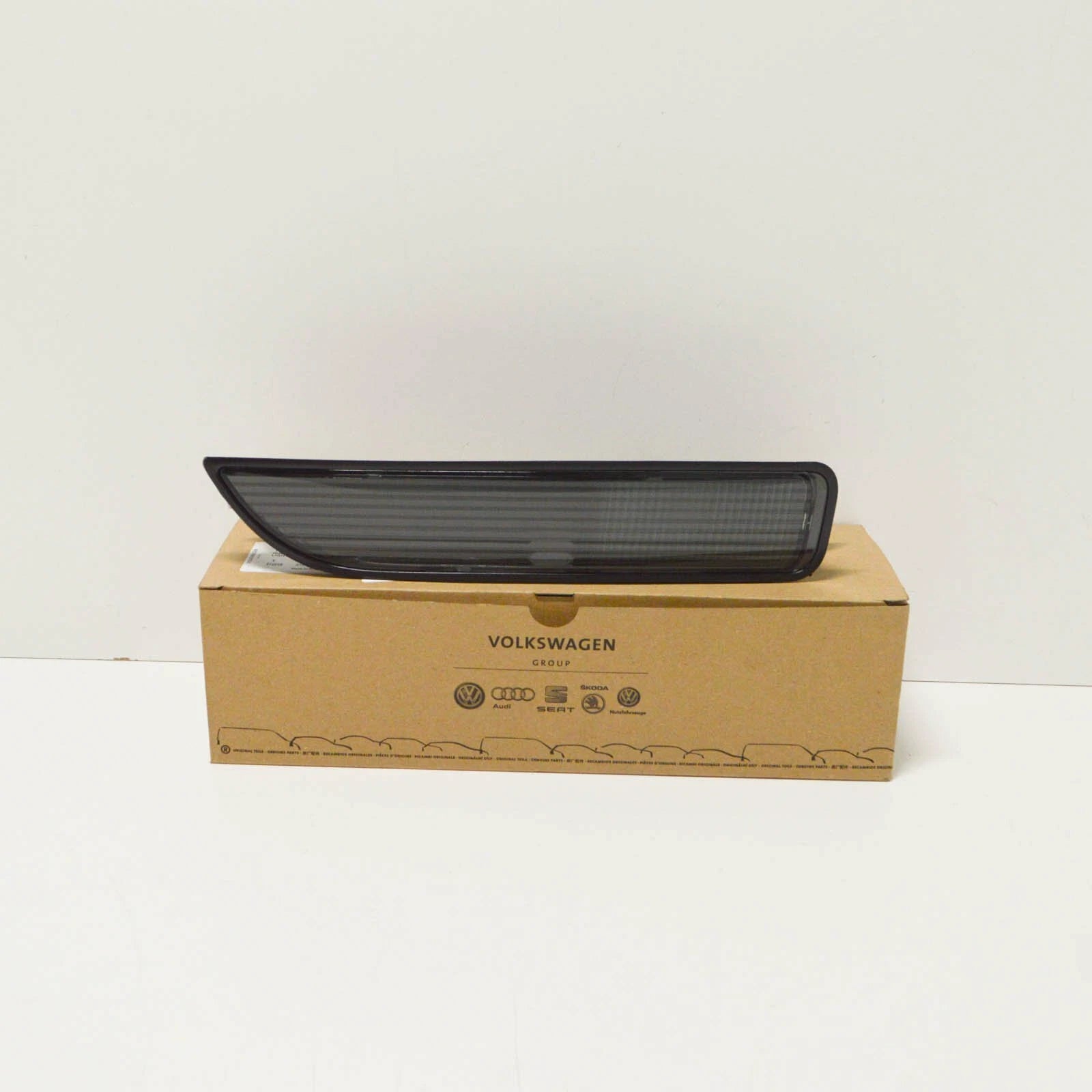 NEW VW BEETLE REAR BUMPER LEFT SIDE REVERSE LIGHT 1C0941071G