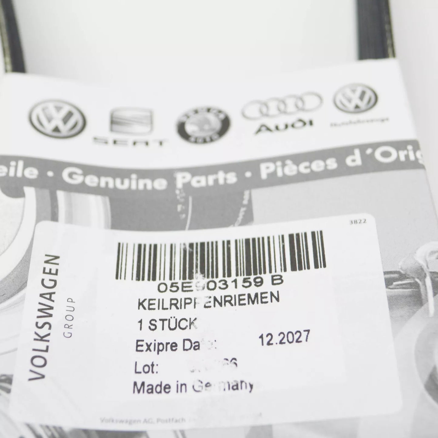 NEW VOLKSWAGEN GOLF MK8 ALTERNATOR POLY-V-BELT 05E903159B ORIGINAL