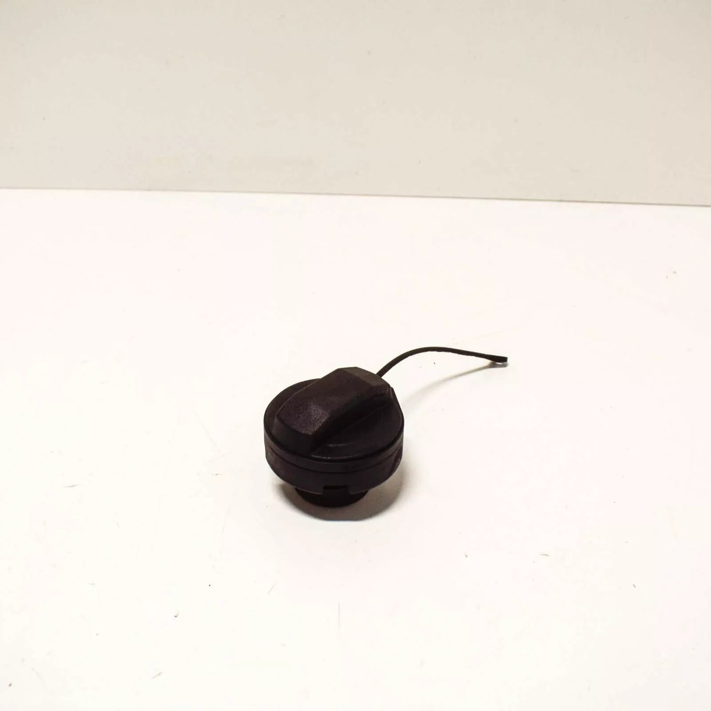 NEW AUDI A3 8P FUEL GAS CAP 8P0201550C
