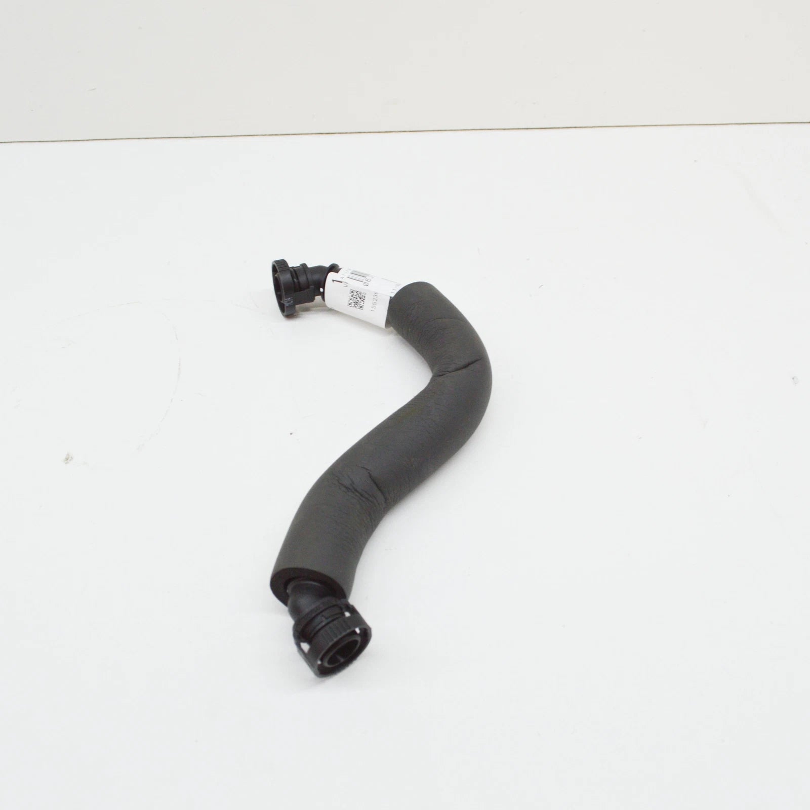 NEW AUDI A3 8P BREATHER VENT HOSE 06J103221 ORIGINAL