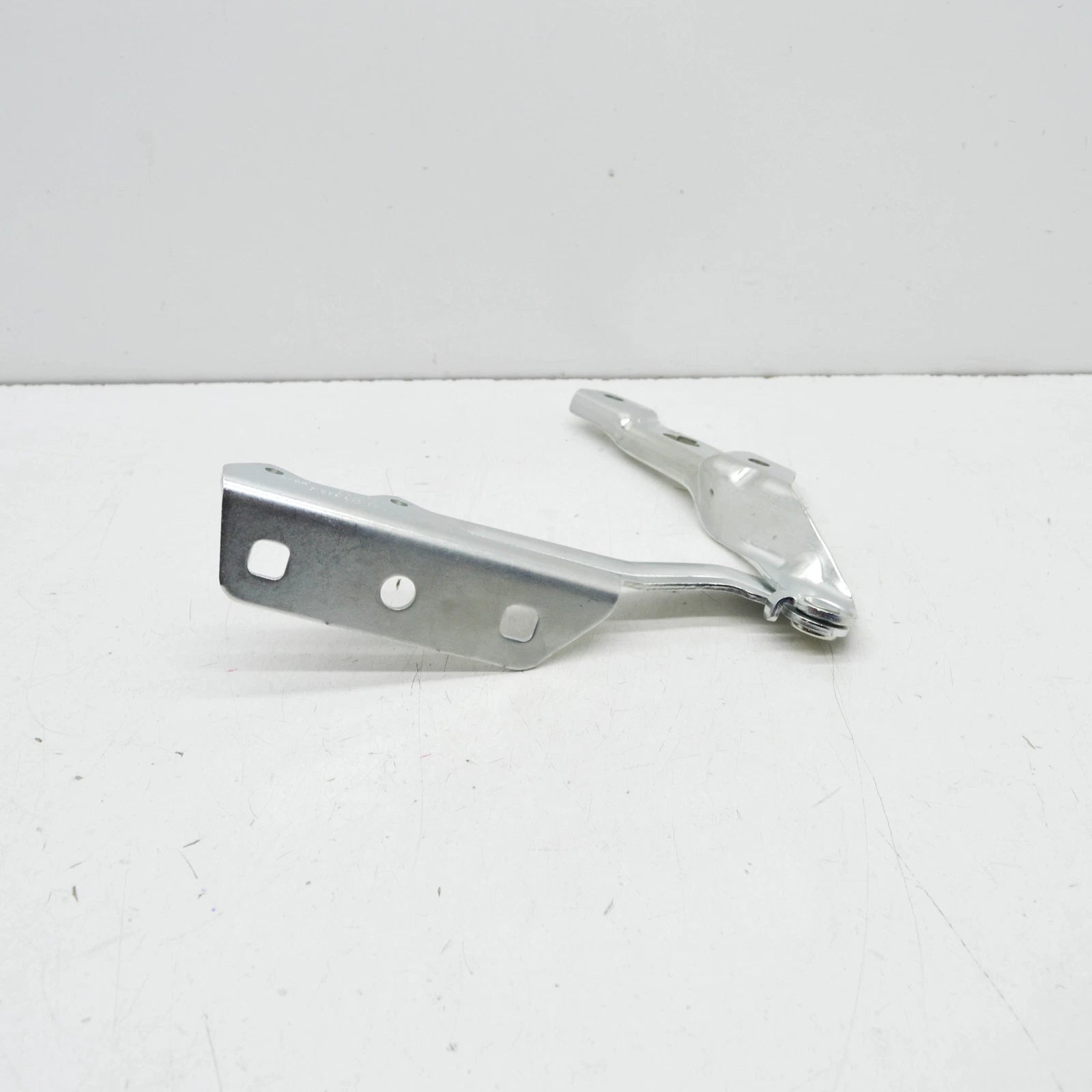 NEW VOLKSWAGEN CRAFTER SZ FRONT RIGHT BONNET HOOD HINGE 7C0823302C