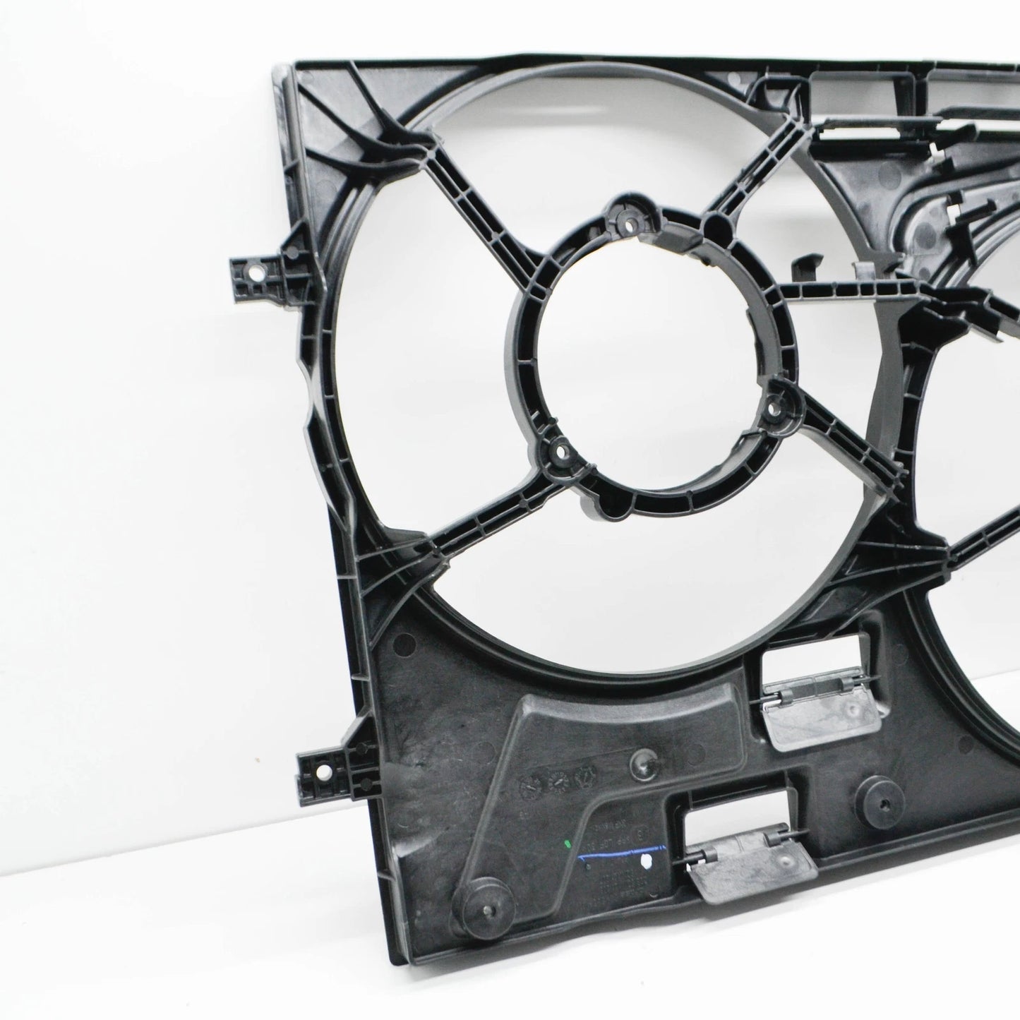 NEW VW TIGUAN ALLSPACE MK2 ENGINE TWIN FAN RING 5QN121205 ORIGINAL