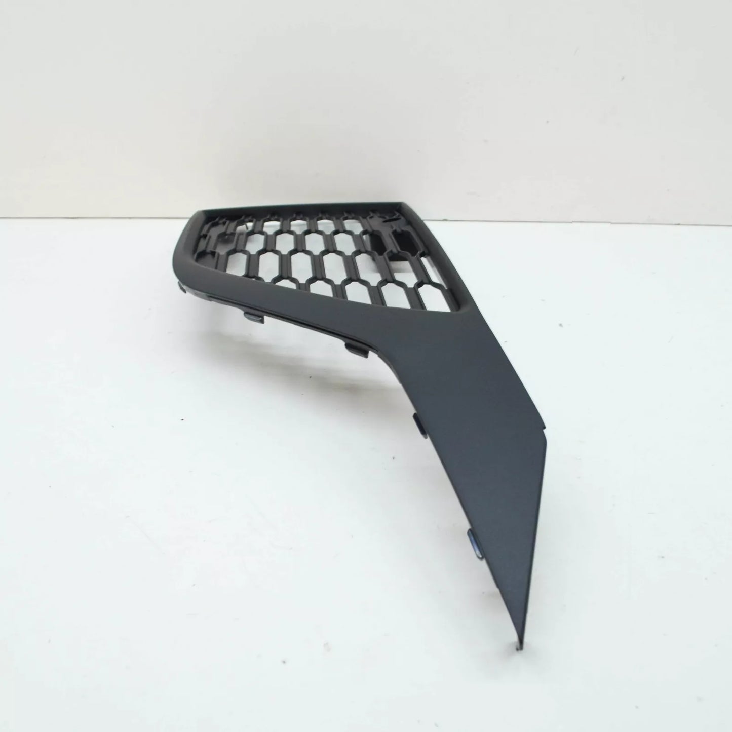 NEW AUDI SQ7 4M FRONT BUMPER LEFT OUTER AIR GRILLE 4M0890681A