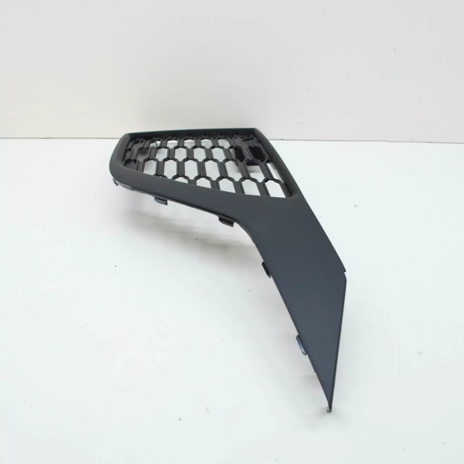 NEW AUDI SQ7 4M FRONT BUMPER LEFT OUTER AIR GRILLE 4M0890681A