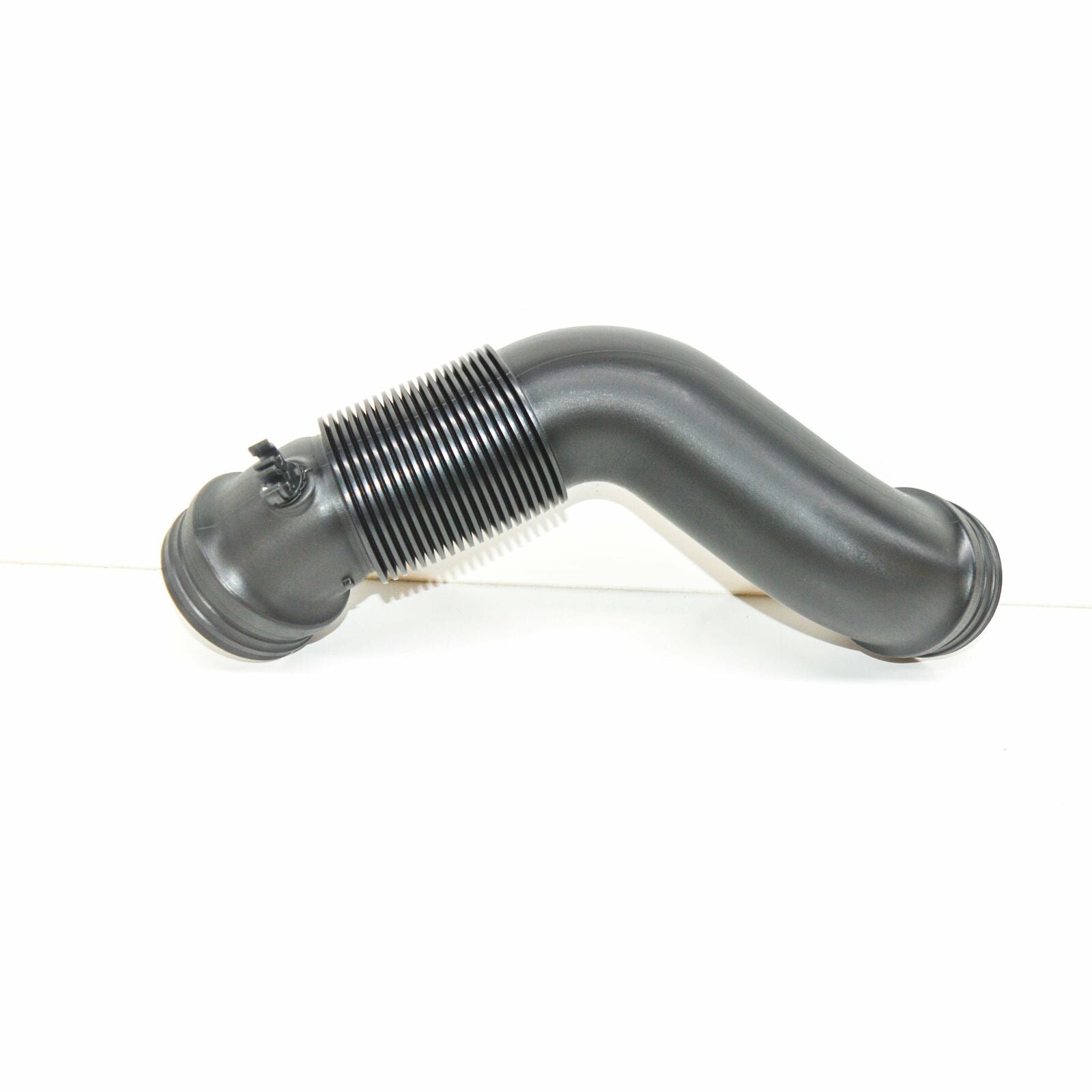 NEW AUDI A3 8P AIR INTAKE HOSE 1K0129684AE ORIGINAL