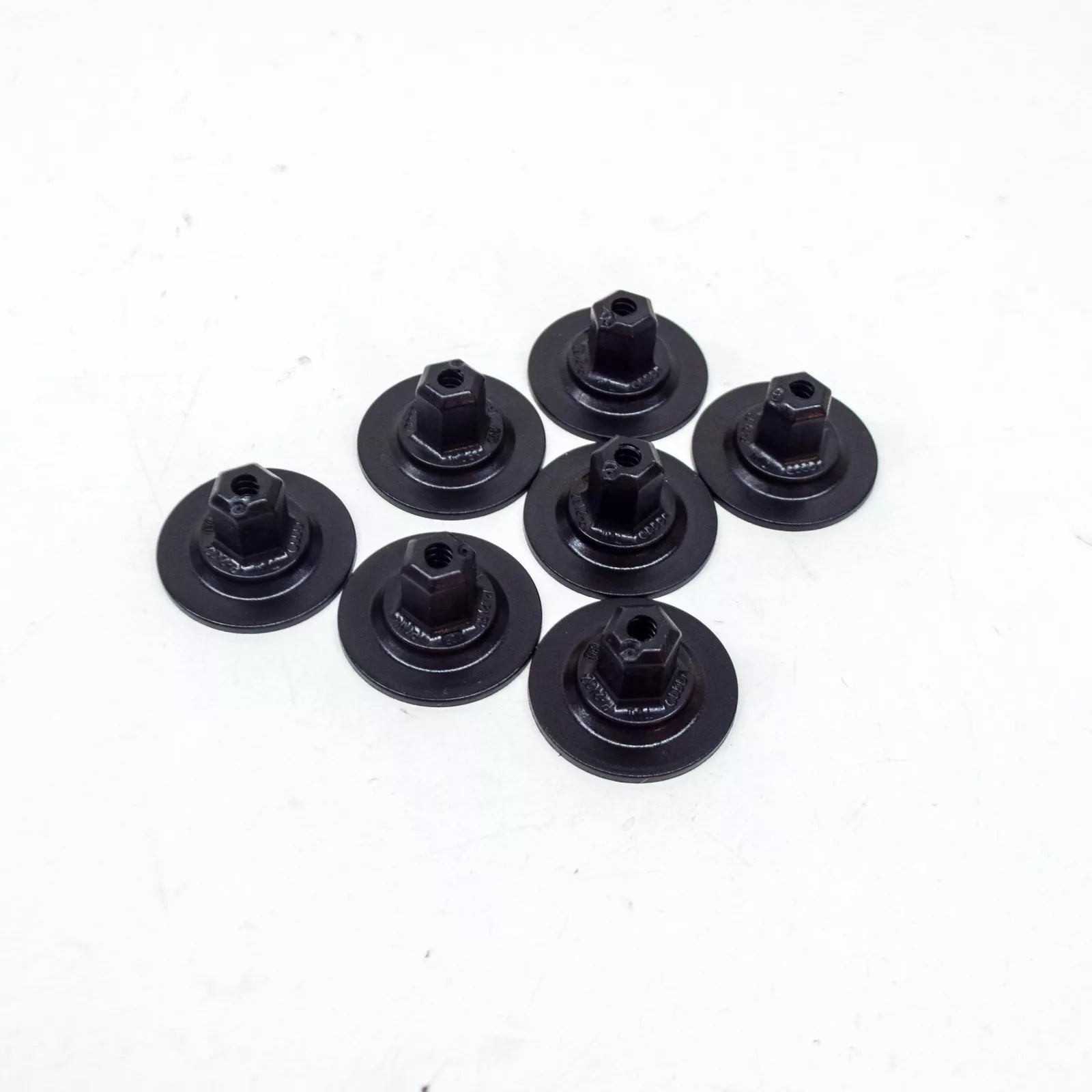 NEW AUDI TT 8S MK3 FRONT FENDER WHEELHOUSE LINER MOUNT KIT 8S0098629