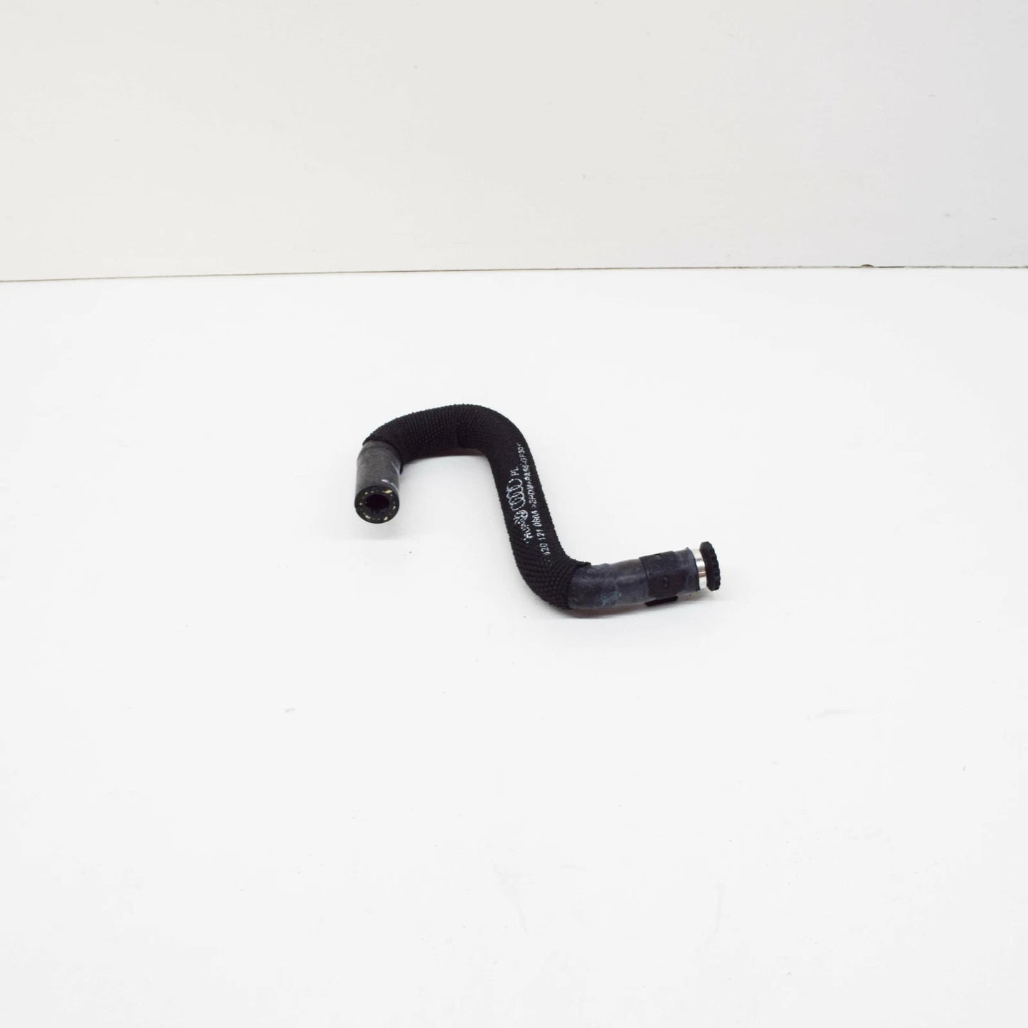 NEW AUDI R8 42 COOLANT HOSE PIPE 420121060A 2015